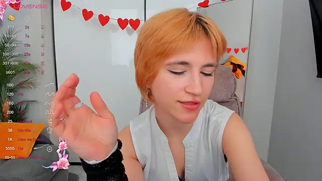 AutumnWhisper online show from April 2026 03:17:01 PM