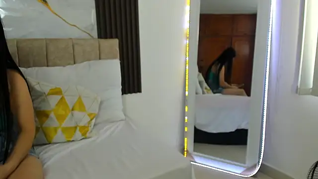 Atenis thompson online show from March 2026 05:39:01 PM