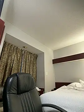 Snapshot of Suavea757 chatting on March 2026 04:18:02 AM Suavea757 online show from March 2026 04:18:02 AM