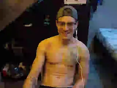 Snapshot of The-cashmaster chatting on April 2026 11:48:01 PM The-cashmaster online show from April 2026 11:48:01 PM
