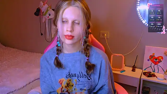 Maxine gold online show from March 2026 02:04:02 AM