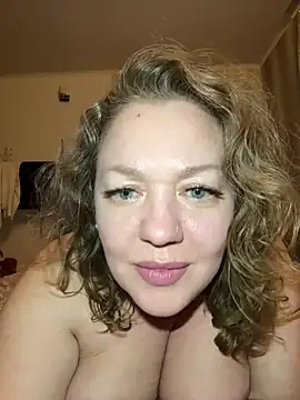 Snapshot of BBBWOOW chatting on April 2026 01:41:01 PM BBBWOOW online show from April 2026 01:41:01 PM