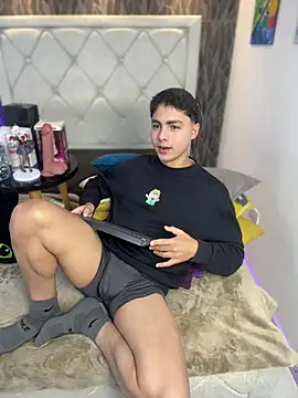 Snapshot of Samu_Hott chatting on February 2026 08:36:02 PM Samu Hott online show from February 2026 08:36:02 PM