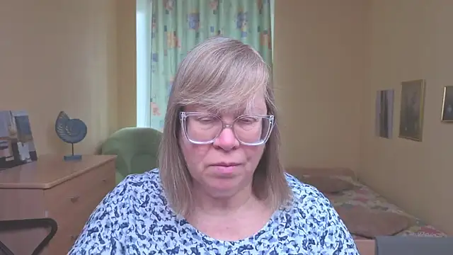 Emma Eclipsee online show from February 2026 07:26:01 AM