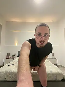 Snapshot of ItalianAlex chatting on February 2026 04:33:01 PM ItalianAlex online show from February 2026 04:33:01 PM