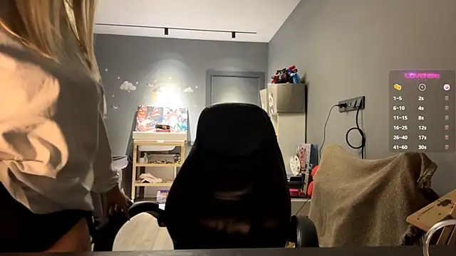 Snapshot of SoftnessMila chatting on February 2026 04:04:02 PM SoftnessMila online show from February 2026 04:04:02 PM