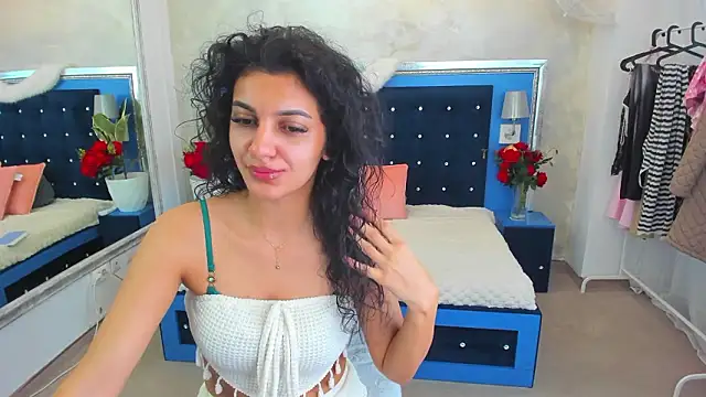 Snapshot of YasmineDelight chatting on February 2026 09:15:01 AM YasmineDelight online show from February 2026 09:15:01 AM