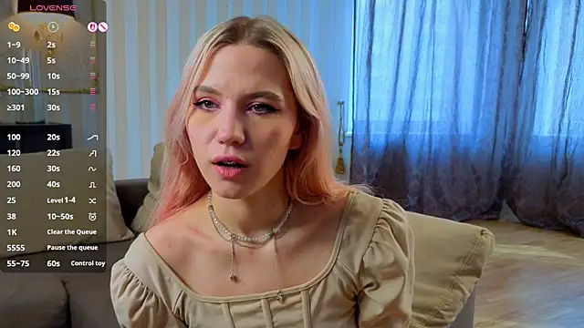 Snapshot of SimonaKaroly chatting on February 2026 09:52:01 AM SimonaKaroly online show from February 2026 09:52:01 AM