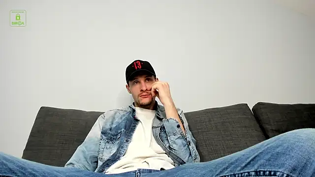 Snapshot of Deymond_Russo chatting on February 2026 05:22:02 PM Deymond Russo online show from February 2026 05:22:02 PM