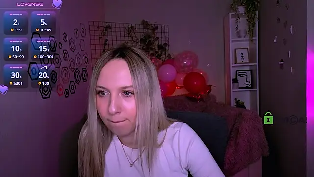 Snapshot of tiffani_murr chatting on February 2026 08:09:02 PM tiffani murr online show from February 2026 08:09:02 PM