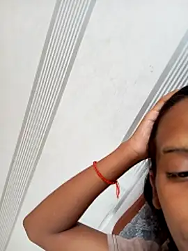 loveofpetitegirls34 online show from April 2026 11:27:01 AM