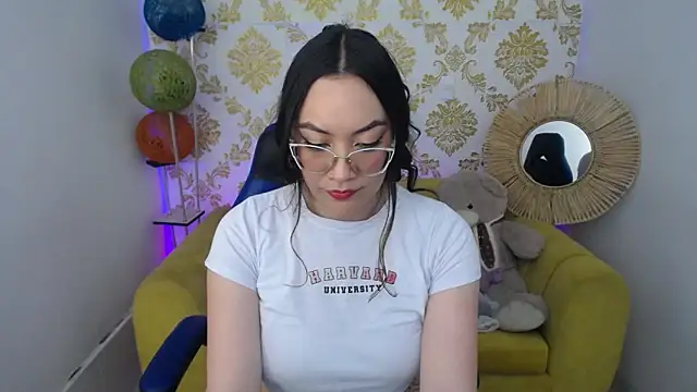 Snapshot of ALISS_M_ chatting on February 2026 07:47:02 PM ALISS M online show from February 2026 07:47:02 PM