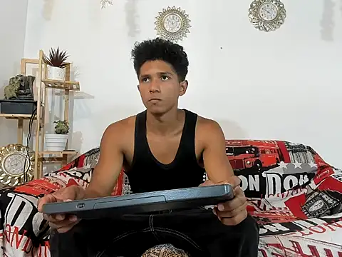 Snapshot of Yoel_hot2004 chatting on February 2026 07:32:02 PM Yoel hot2004 online show from February 2026 07:32:02 PM