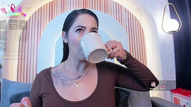 violet scott  online show from July 2026 10:43:01 AM