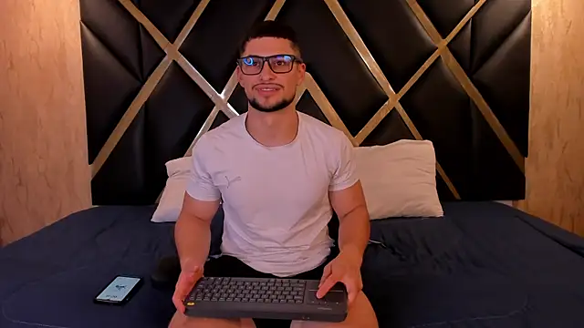 valenssio moretti online show from March 2026 02:11:02 PM