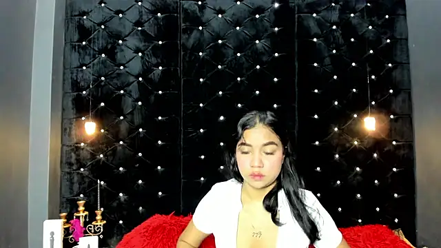 Snapshot of MiaWolton chatting on May 2026 11:15:01 AM MiaWolton online show from May 2026 11:15:01 AM