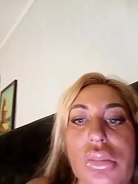 MiaMooly online show from September 2025 04:53:02 PM