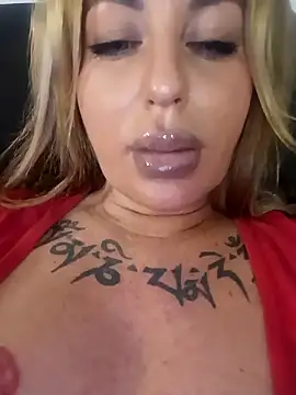 MiaMooly online show from December 2025 04:14:01 PM