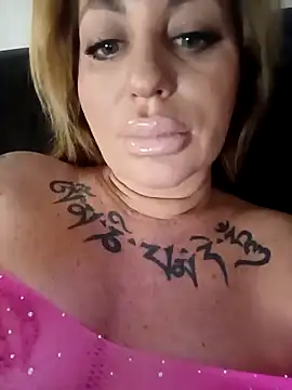 MiaMooly online show from February 2026 07:17:02 PM