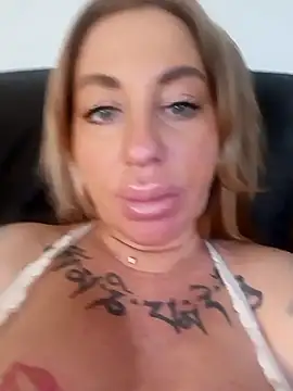 MiaMooly online show from March 2026 01:22:01 PM