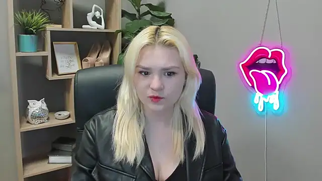 SweetLilyxo online show from April 2026 06:25:02 AM