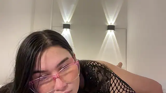 Snapshot of ImHannahWeaver chatting on February 2026 04:58:02 PM ImHannahWeaver online show from February 2026 04:58:02 PM