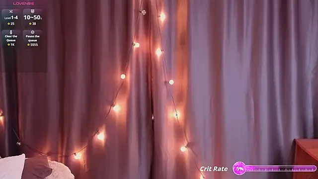 Snapshot of FloWkaley chatting on February 2026 05:05:02 PM FloWkaley online show from February 2026 05:05:02 PM