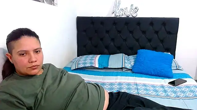 suzy paz online show from April 2026 09:37:02 PM