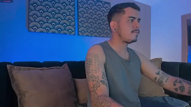 Snapshot of Chriss_Hunt chatting on February 2026 11:41:02 PM Chriss Hunt online show from February 2026 11:41:02 PM