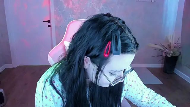 Kira G0ld online show from April 2026 04:46:01 AM