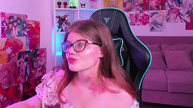 ChloeHalses online show from April 2026 05:22:02 PM