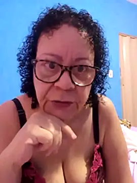 Snapshot of Luach chatting on February 2026 11:37:02 AM Luach online show from February 2026 11:37:02 AM