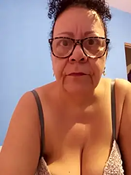 Snapshot of Luach chatting on February 2026 08:57:02 AM Luach online show from February 2026 08:57:02 AM