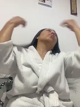 Snapshot of Emma_Sanz__ chatting on March 2026 12:19:01 PM Emma Sanz online show from March 2026 12:19:01 PM