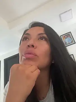 Snapshot of Emma_Sanz__ chatting on April 2026 04:01:01 PM Emma Sanz online show from April 2026 04:01:01 PM