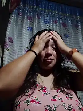 Snapshot of May_Bombs chatting on February 2026 06:29:02 PM May Bombs online show from February 2026 06:29:02 PM