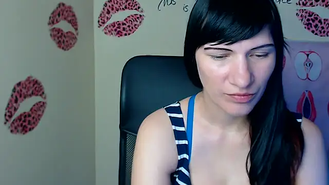 Snapshot of Rosalinda_ro chatting on May 2026 06:13:01 PM Rosalinda ro online show from May 2026 06:13:01 PM