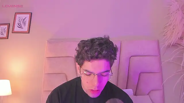 Snapshot of Axel_Creed chatting on February 2026 10:19:02 AM Axel Creed online show from February 2026 10:19:02 AM