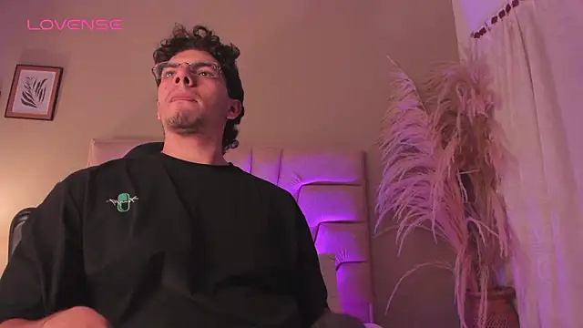 Snapshot of Axel_Creed chatting on February 2026 03:51:02 AM Axel Creed online show from February 2026 03:51:02 AM