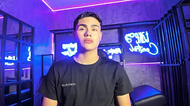 Snapshot of FemNoa chatting on February 2026 01:23:01 PM FemNoa online show from February 2026 01:23:01 PM