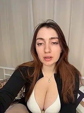 Linnea  online show from February 2026 05:19:02 PM