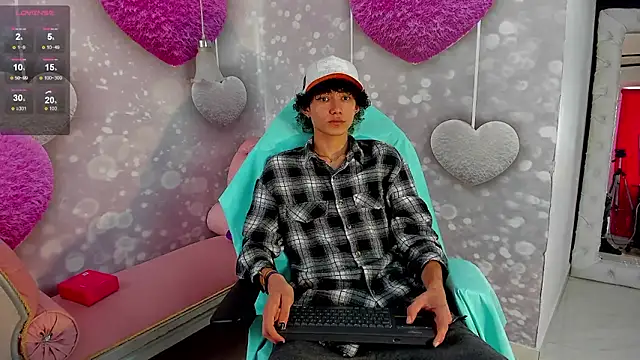 Snapshot of thanier_18 chatting on February 2026 07:17:02 PM thanier 18 online show from February 2026 07:17:02 PM