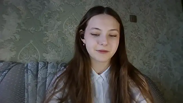 Snapshot of YuniNeko chatting on February 2026 01:18:01 PM YuniNeko online show from February 2026 01:18:01 PM