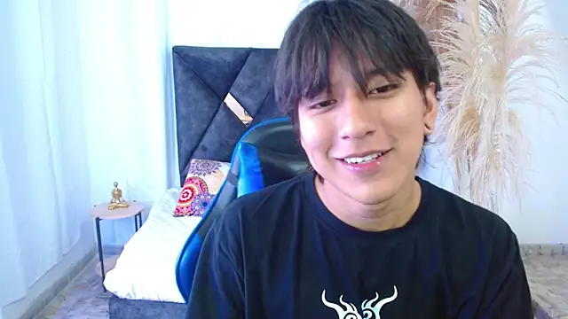 Snapshot of nikoo_18 chatting on February 2026 01:32:02 PM nikoo 18 online show from February 2026 01:32:02 PM