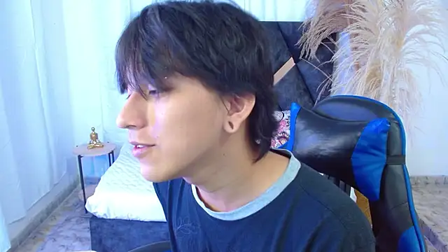 Snapshot of nikoo_18 chatting on February 2026 01:33:02 PM nikoo 18 online show from February 2026 01:33:02 PM