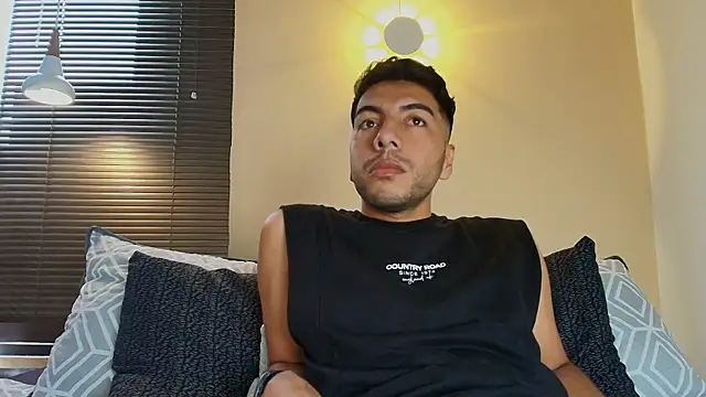 Snapshot of Max_Hornye chatting on February 2026 07:12:01 PM Max Hornye online show from February 2026 07:12:01 PM