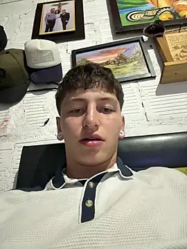 ARON LUXX online show from March 2026 10:59:01 PM