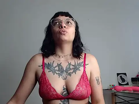 Snapshot of LanaGodard chatting on February 2026 05:13:02 PM LanaGodard online show from February 2026 05:13:02 PM