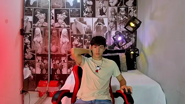 Christian Foxx online show from April 2026 11:38:02 PM