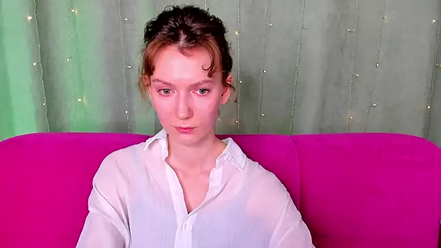 Snapshot of MarinaHottie chatting on February 2026 05:56:02 AM MarinaHottie online show from February 2026 05:56:02 AM